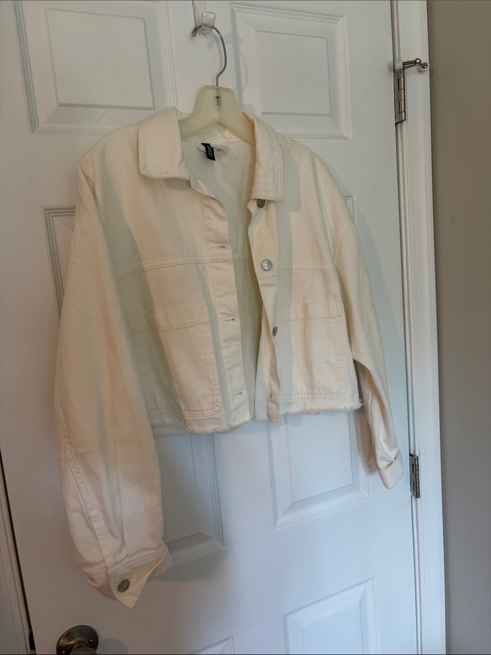 Cropped Cream Utility Jacket - Women - Picture 4 of 4